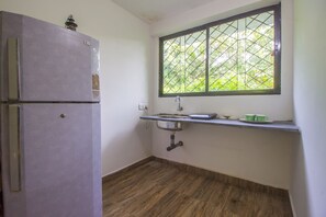 Double or Twin Room | Private kitchenette | Fridge - OYO 19327 Home Peaceful Stay Anjuna Beach (Anjuna)