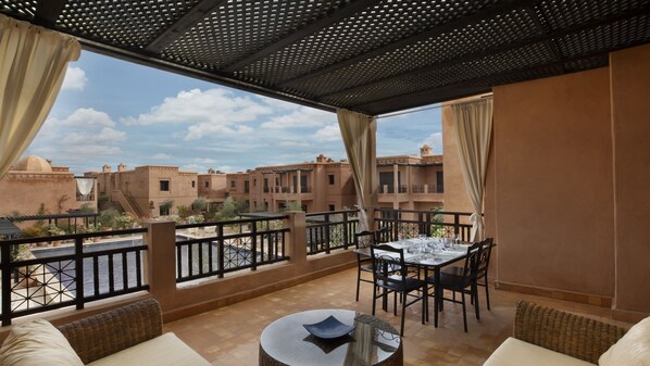 Apartamento exclusivo, varias camas, vistas al jardín | Terraza o patio