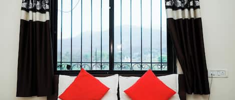 Superior Room | Desk, rollaway beds, free WiFi, bed sheets