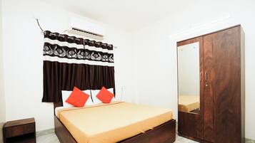 Superior Room | Desk, rollaway beds, free WiFi, bed sheets