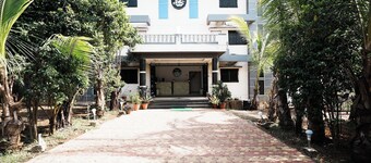 The Pearl Inn