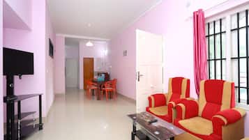 Double or Twin Room | Living area | TV