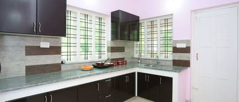 Double or Twin Room | Private kitchenette | Fridge