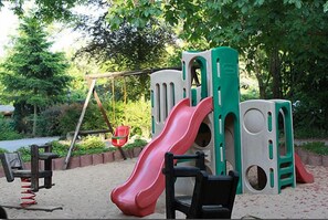 Außen-Kinderspielplatz