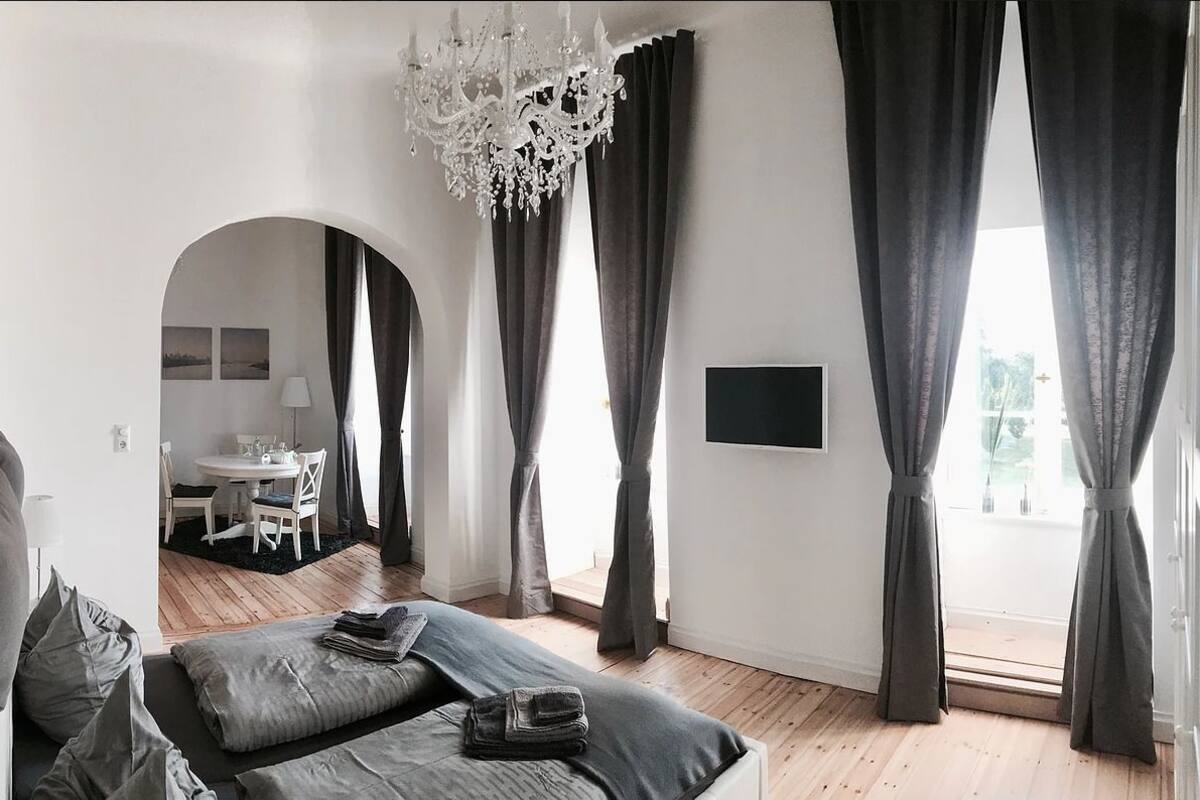 Apartment (Bechstein) | Desk, iron/ironing board, WiFi (free), individually furnished