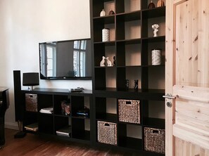 Apartment (Boesendorfer) | Individuell eingerichtet, Schreibtisch, Bügeleisen/Bügelbrett