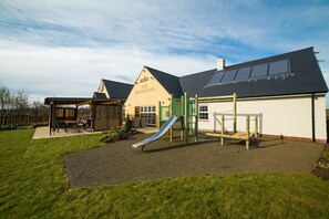 어린이 놀이 공간 - 야외