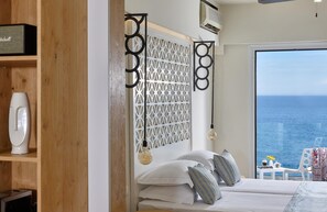 Articles de toilette de luxe, sèche-cheveux, peignoirs, chaussons