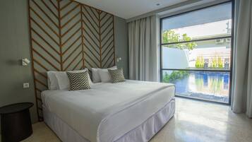 Premium bedding, minibar, in-room safe, desk