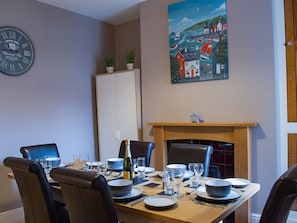 Mayville Lodge | In-room dining - Mayville Lodge (Scarborough)