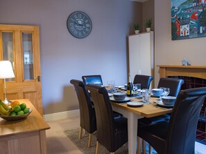 In-room dining - Mayville Lodge (Scarborough)