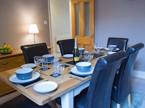 Mayville Lodge | In-room dining