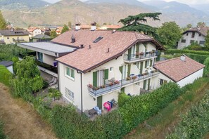 Pemandangan dari bilik