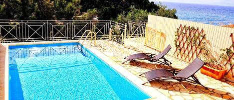 Außenpool (je nach Saison geöffnet)