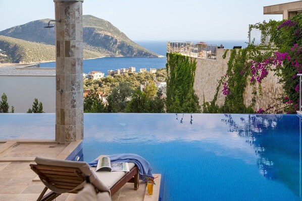 Alberca al aire libre