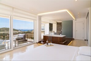 4 bedrooms, desk, iron/ironing board, free WiFi - Villa Adan (Kas)