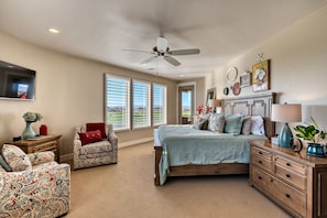 5 bedrooms, desk, iron/ironing board, travel crib