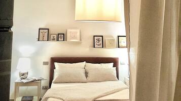 3 bedrooms, iron/ironing board, travel cot, free WiFi