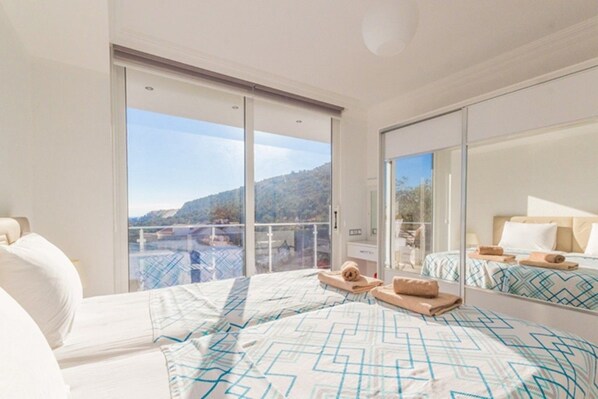 Vila, vista para o mar | 4 quartos, escrivaninha, ferros/tábuas de passar roupa