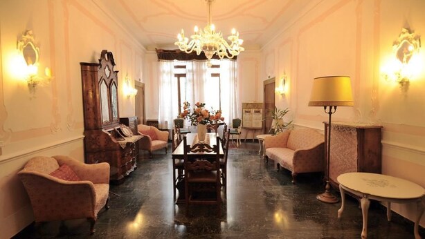 Interior - Hotel New Mezzo Pozzo (Venice)
