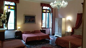 Superior Quadruple Room, Multiple Beds, Accessible, City View | In-room safe, desk, WiFi (free), bed sheets - Hotel New Mezzo Pozzo (Venice)