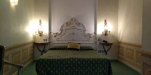 Superior Double Room, 1 Queen Bed, Non Smoking, City View | In-room safe, desk, free WiFi, bed sheets - Hotel New Mezzo Pozzo (Venice)