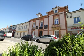 Exterior - Le Clos des Etoiles (Paray-le-Monial)