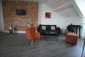 Deluxe Suite, Non Smoking (Brique) | Premium bedding, memory foam beds, individually decorated - Le Clos des Etoiles (Paray-le-Monial)