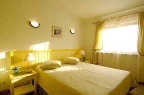 2 chambres, fer et planche à repasser, accès Internet, draps fournis