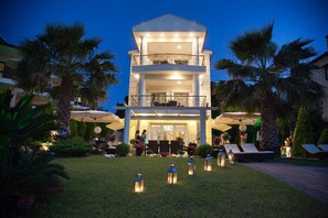 المنشأة من الخارج