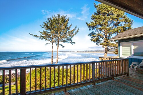 Beachfront house with sprawling ocean views near Tillamook Head