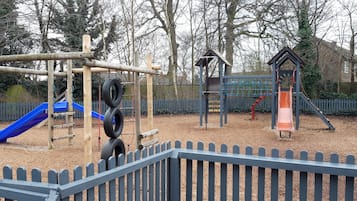 Área de juegos infantiles al aire libre