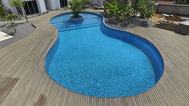 Outdoor pool - Tucan Residence (Paramaribo)