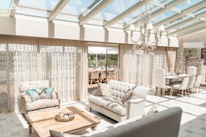 Vila, ensuite (Luxury Villa Aphrodite) | Lounge