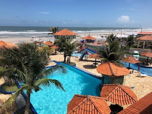 3 piscinas al aire libre, camas de piscina gratis