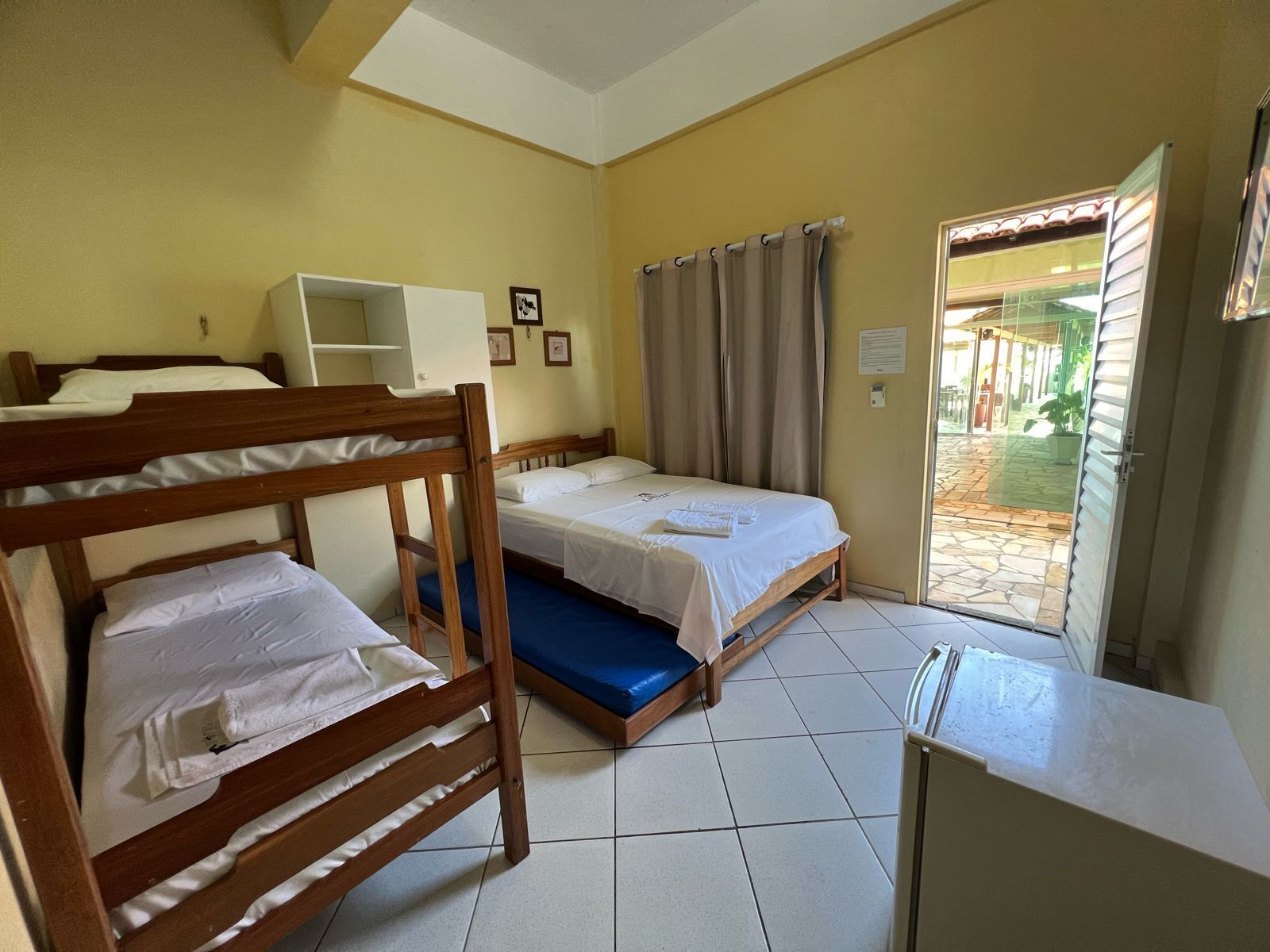 Eenvoudige kamer | Hypoallergeen beddengoed, een minibar, beddengoed