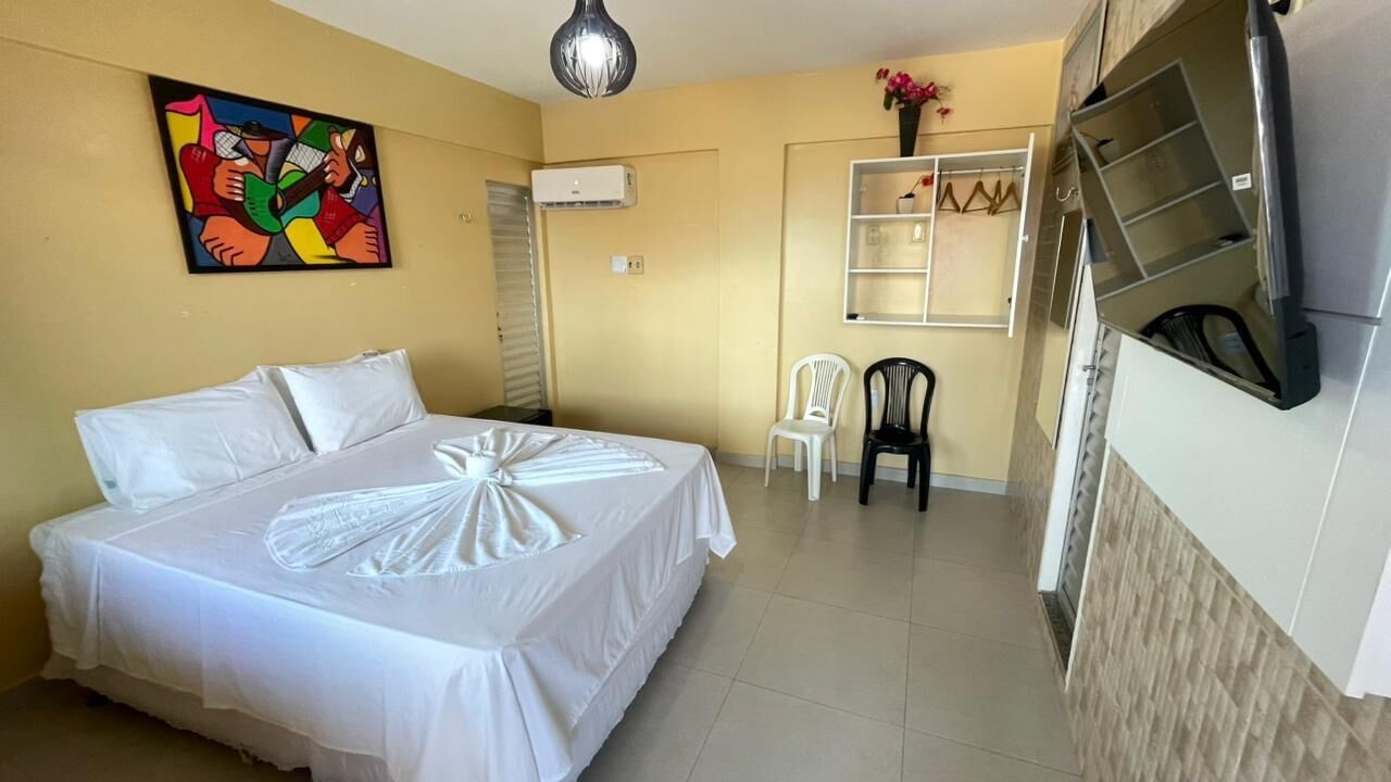 Deluxe Double Room, Non Smoking | Hypo-allergenic bedding, minibar, bed sheets