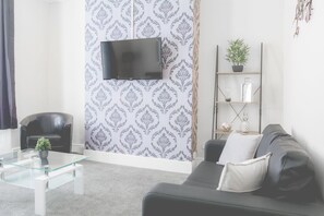 Townhome, 3 Bedrooms | Living room