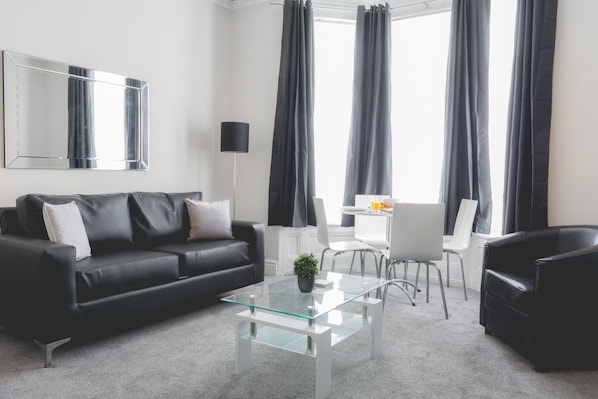 Townhome, 3 Bedrooms | Living room