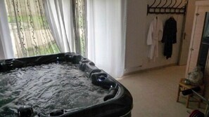 Bain à remous intérieur