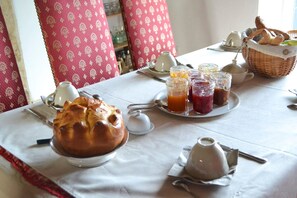 Petit déjeuner continental compris tous les jours