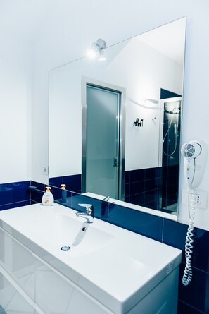 Doppelzimmer | Badezimmer