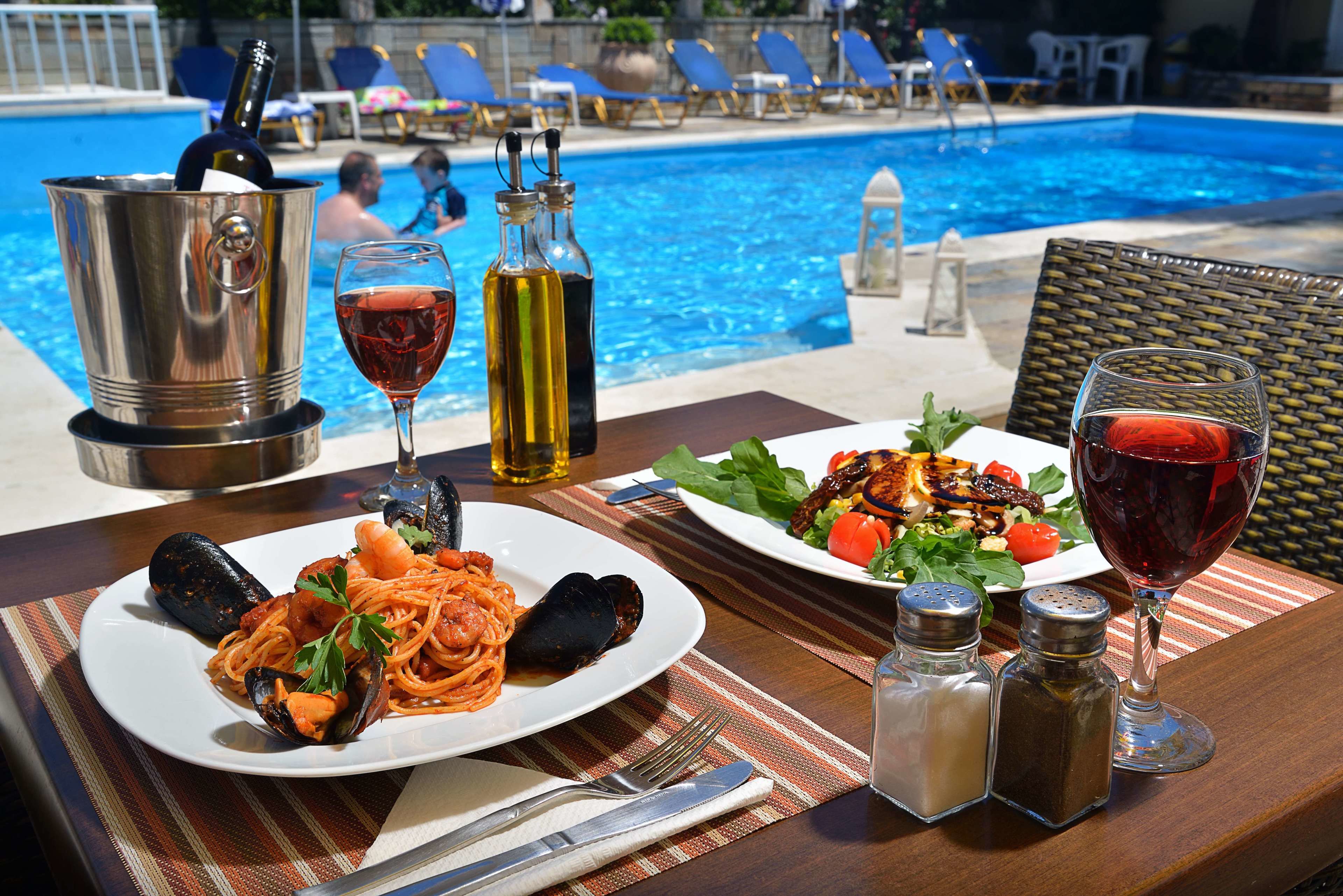 3 outdoor pools, pool umbrellas, pool loungers