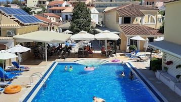 Esterni