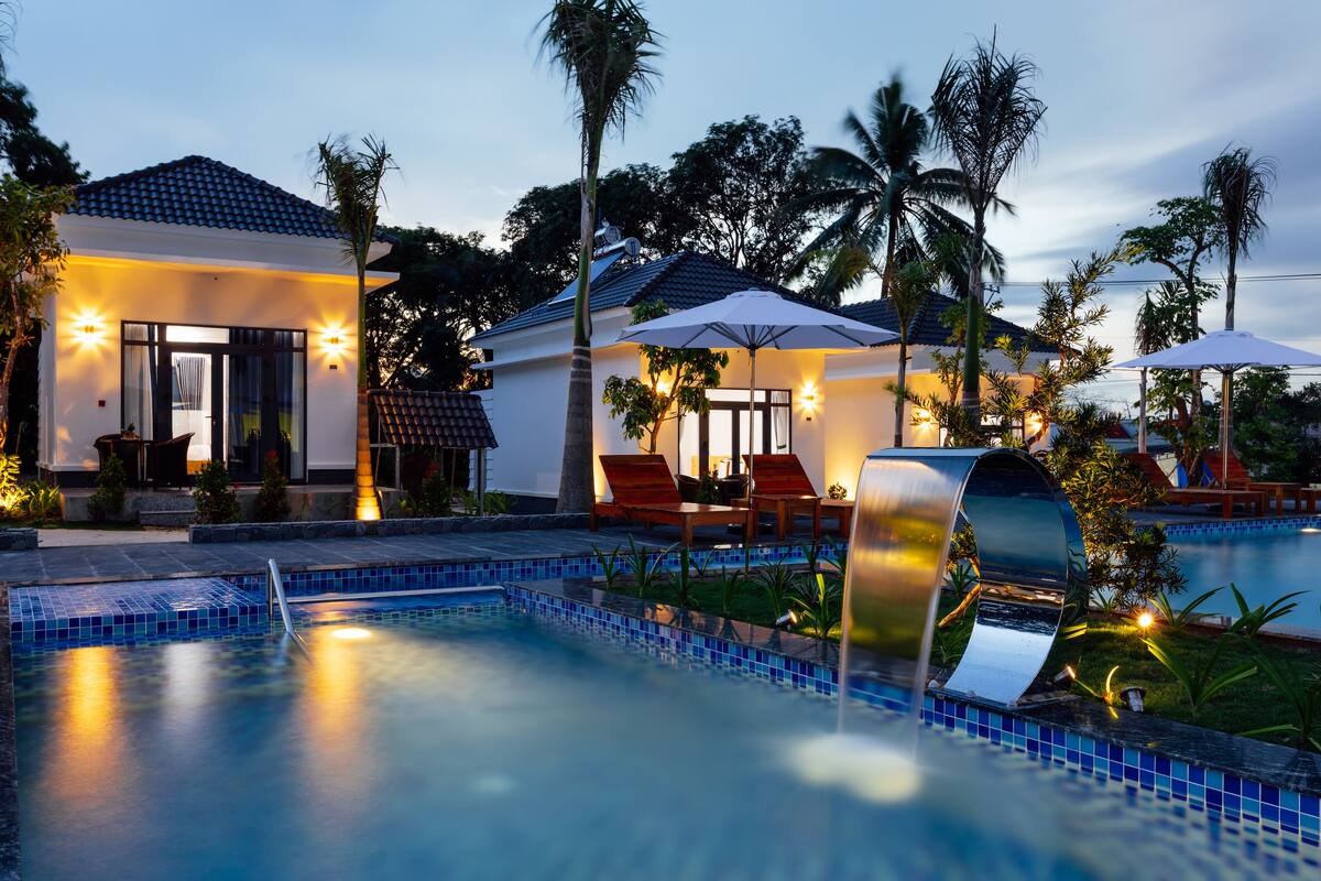 Bungalow, 1 King Bed, Pool View | View from room