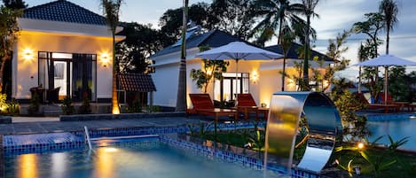 Bungalow, 1 King Bed, Pool View | View from room