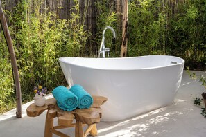 Elite Suite, 1 King Bed, Private Bathroom, Valley View (LimaLimón) | Terrace/patio - Finca Aal Cachucho Hotel Rural (San Agustin del Guadalix)