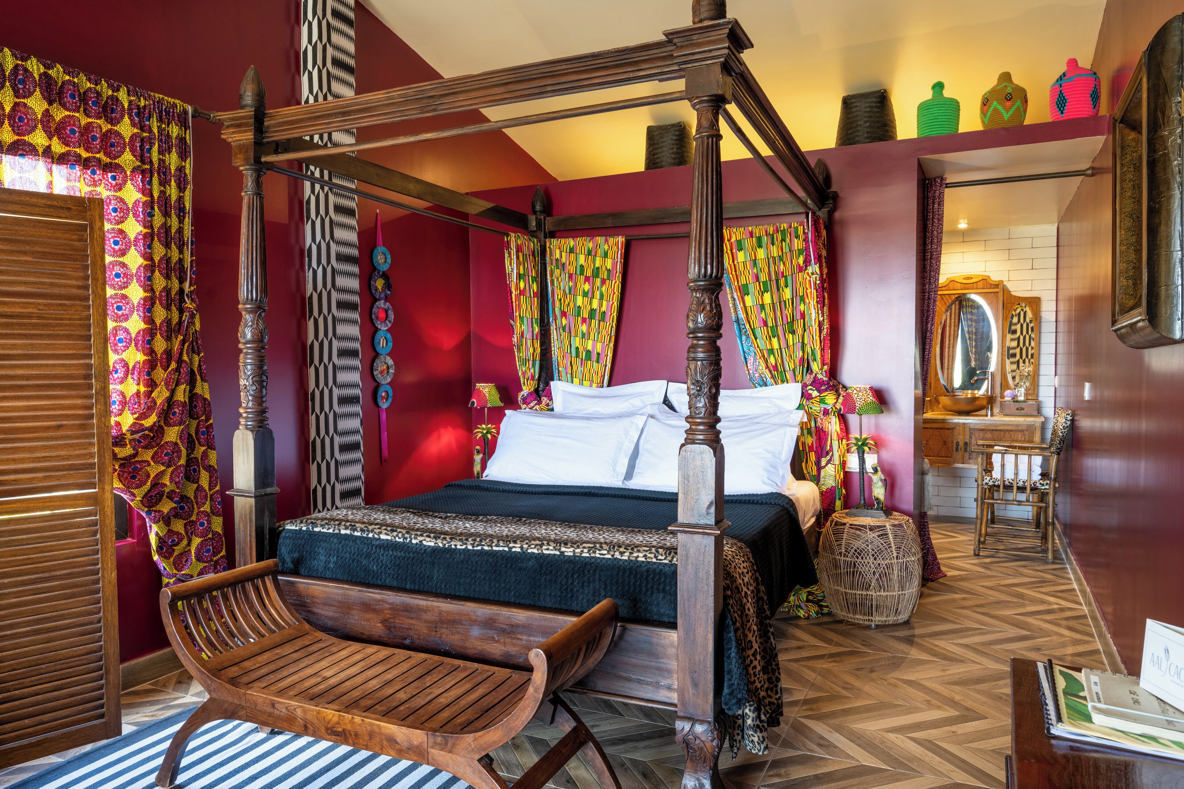 design suite, 1 queen bed, private bathroom (afrika) | premium bedding, pillow-top beds, desk, blackout curtains