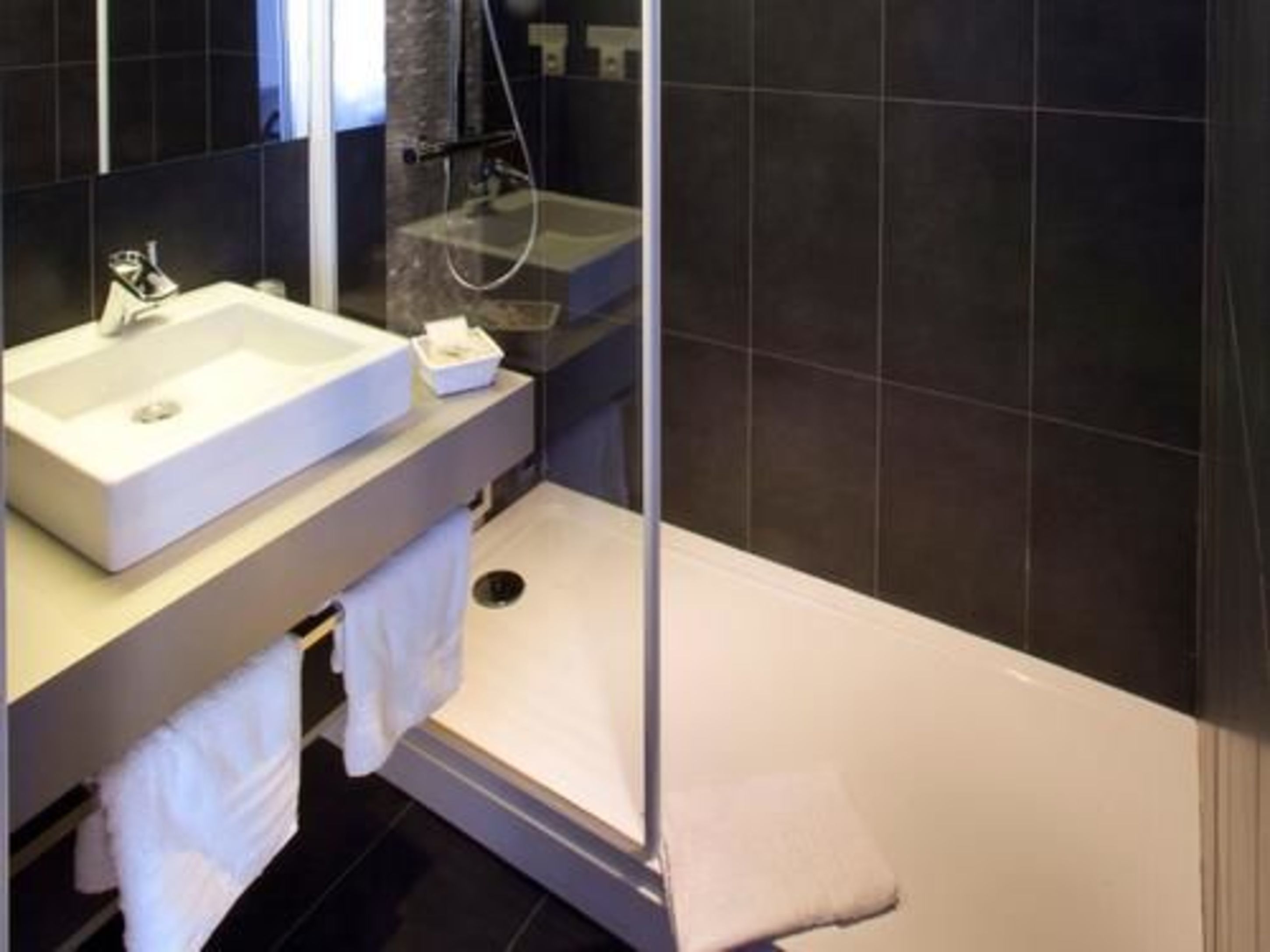 standard double room, 1 double bed, non smoking | bathroom | hair dryer, towels