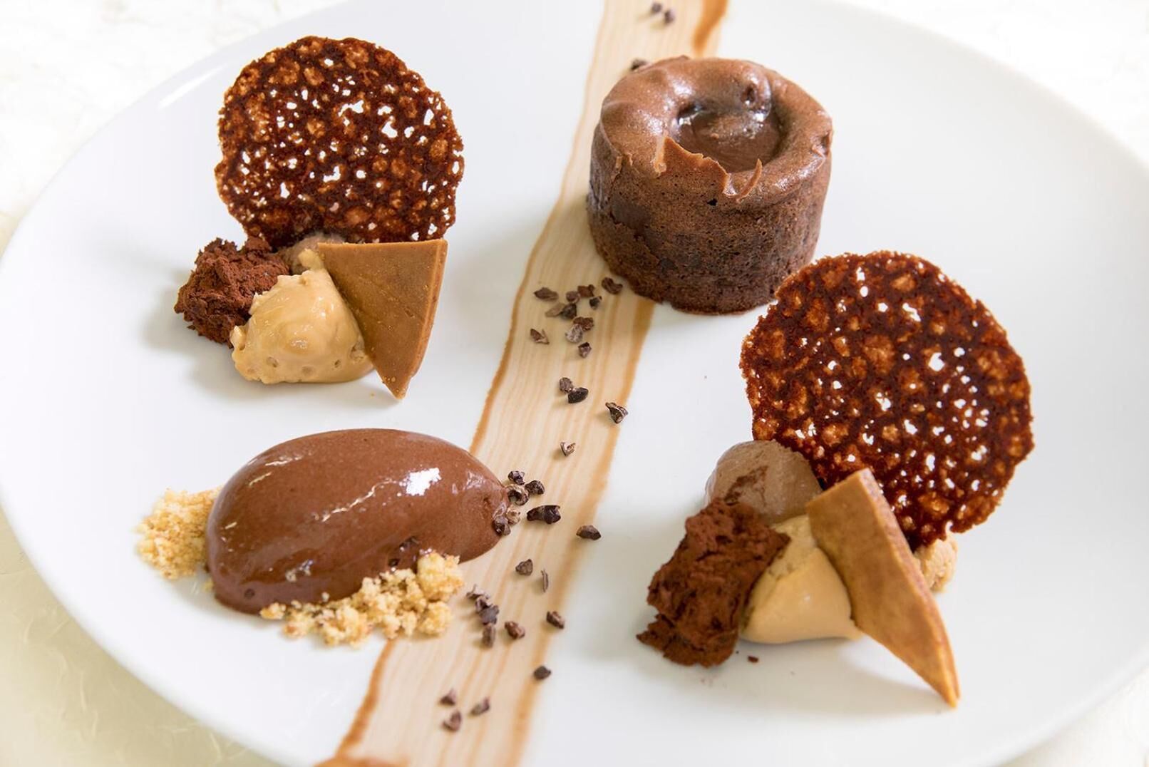 lunch and dinner served, french cuisine